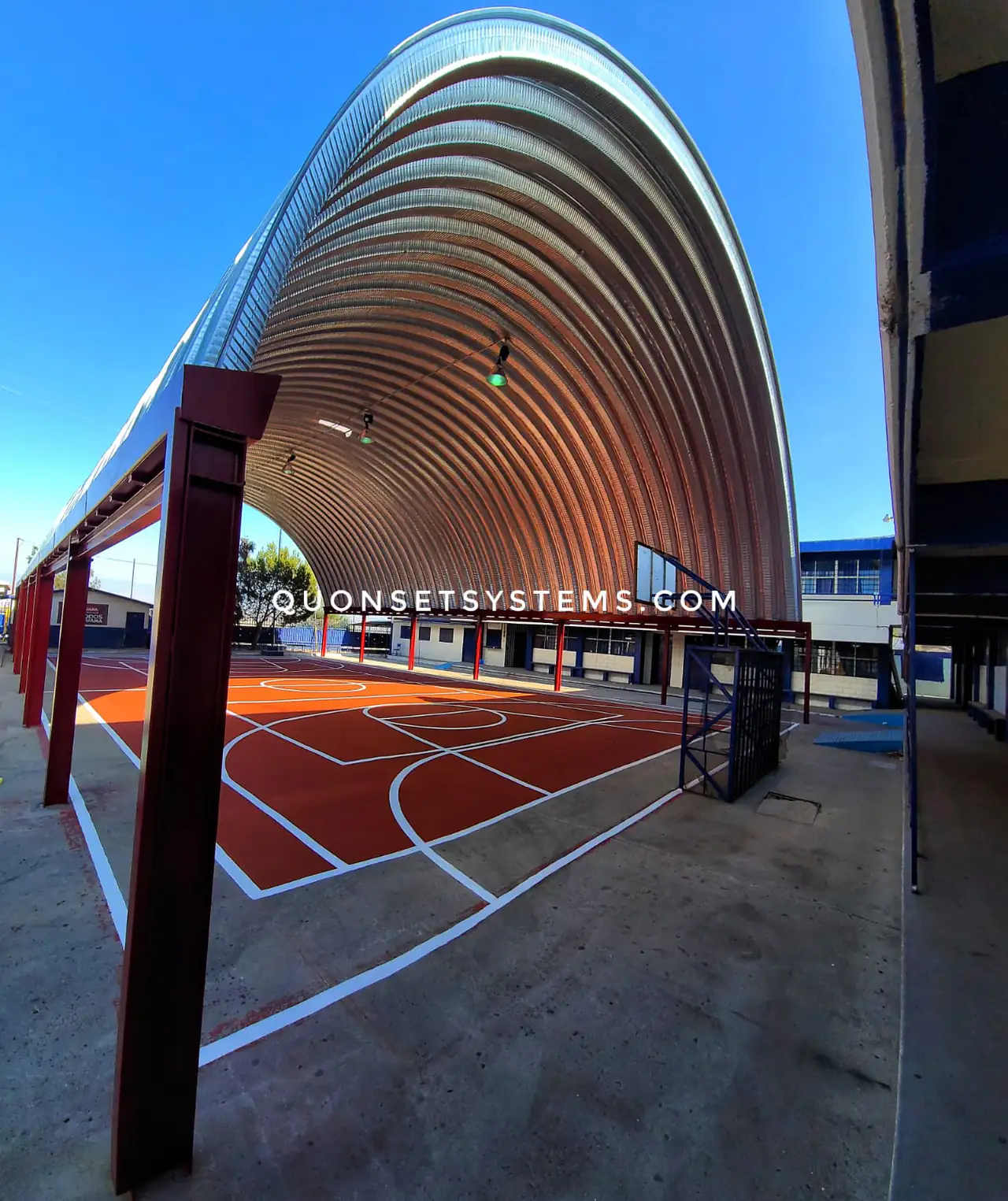 Techo de arco para cancha escolar